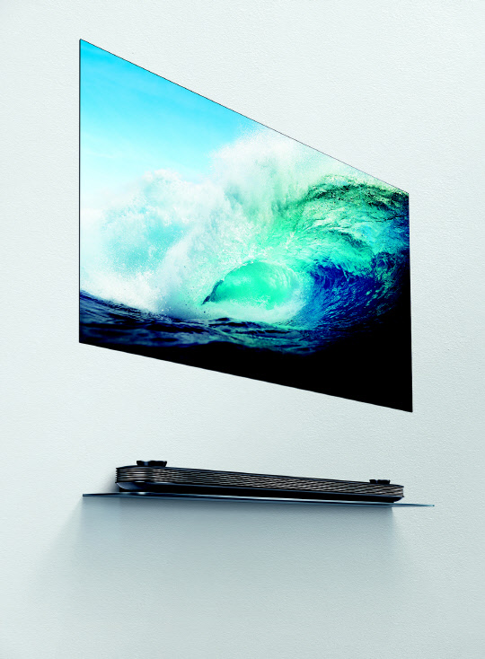 LG 시그니처 올레드 TV W 77인치 모델.  LG전자 제공